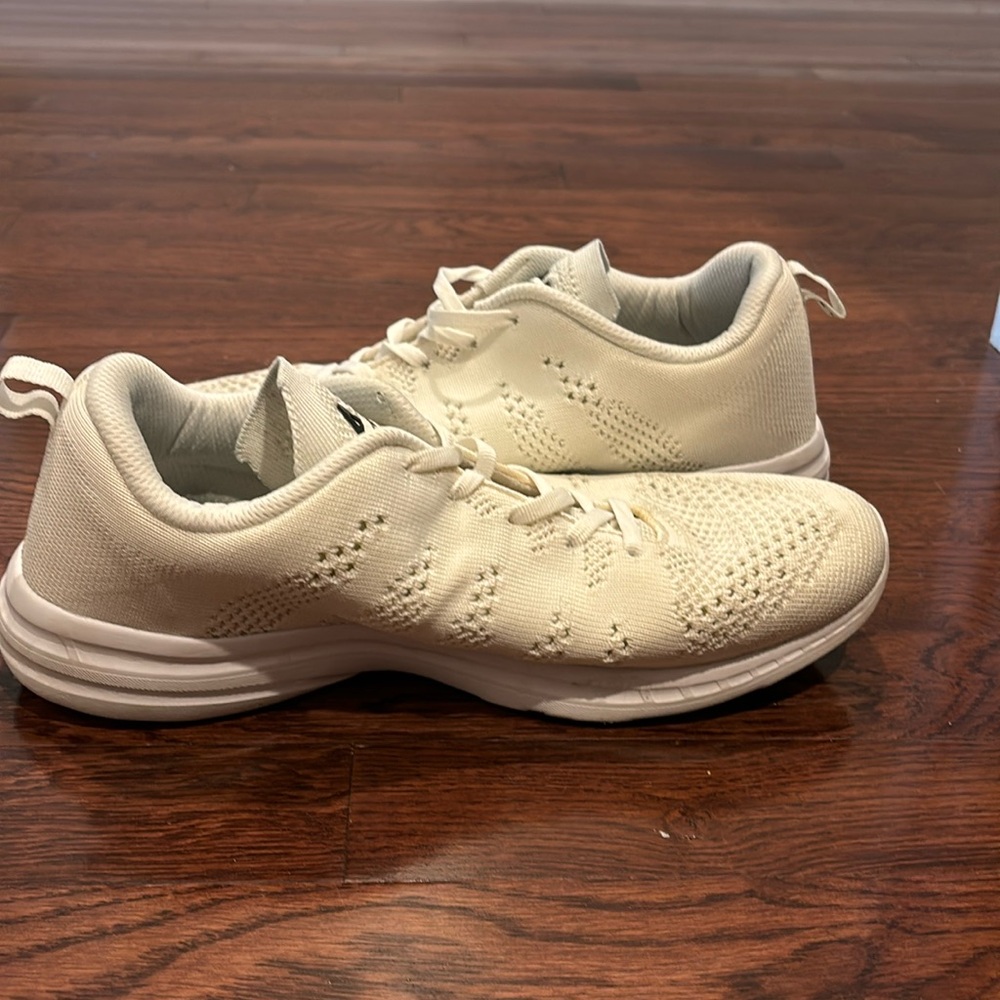 APL running shoes size 10 used